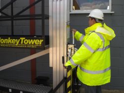 Monkey Tower can be towed by any car or van